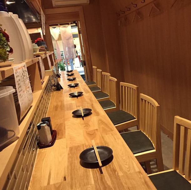 ◆ A pleasant atmosphere ◆ Inside the store full of warmth of wood, a calm atmosphere that makes you want to stay long-awaited.Counter seat is recommended for visiting by one person or a small group ♪ How about a cup of sauce at the end of the work?