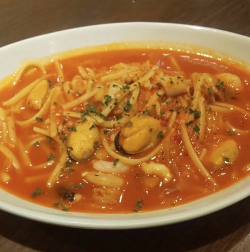 Seafood tomato soup pasta