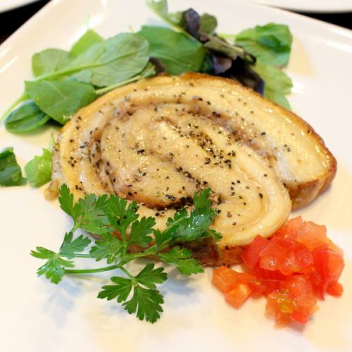 Pork volketta (baked with herbs)