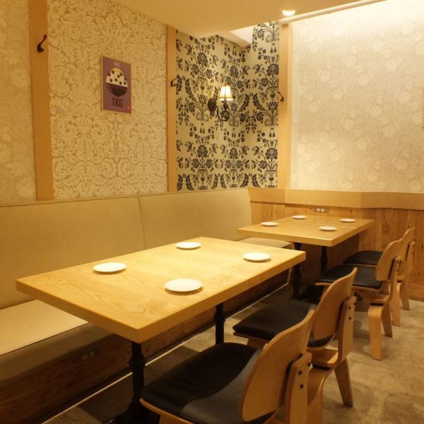 同僚やご友人と集まるような飲み会、ワイワイ楽しむ女子会、大人数で行う会社宴会・同窓会など人数や利用シーンに合わせてご案内可能のお席を各種完備！生ビール含む50種以上のドリンクを飲み放題で楽しめるコスパ抜群のコースもありますので是非ご利用ください！※画像はイメージです。お席の詳細は店舗により異なります。
