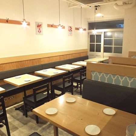 【フロア貸切】50名～90名様迄OK♪横浜駅で団体でのお店をお探しのときは当店にお任せ下さい！雰囲気ある落ち着いた店内は最大90名様までご利用可能な広々空間となります！