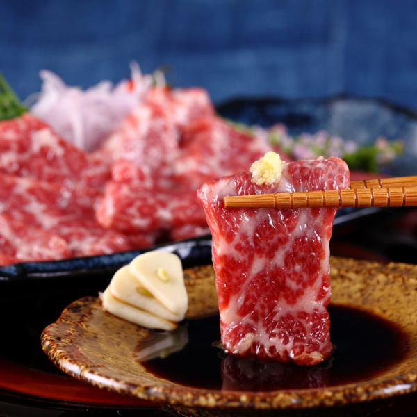Exquisite horse sashimi! We are particular about horse meat, from lean meat to short ribs.