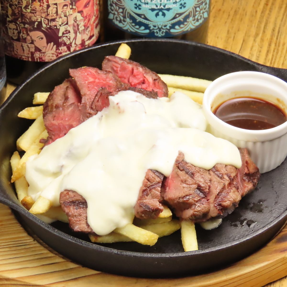 リーズナブルな価格でボリューミーなステーキを楽しめます！