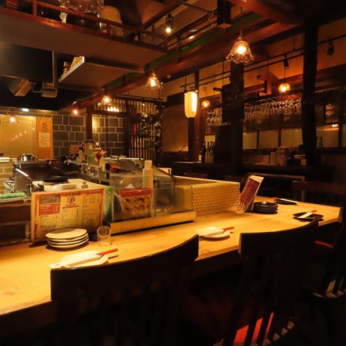 <p>店内の広々とした空間とは対照的に、ひっそりと佇む外観の雰囲気はまさにあなただけの隠れ家☆中央ビルの脇から奥に進んだ場所に入り口があり、小さな表札が目印となっております！もし、迷ってしまったらお気軽にご連絡ください！スタッフが丁寧に道案内させていただきます。</p>