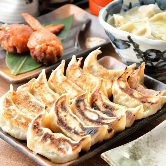 【焼餃子・水餃子・油淋鶏など】単品よりお得に♪120分飲み放題付全6品「梅」コース
