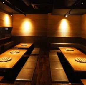 We also have tatami mat type seats for 5 to 8 people.If you want to relax, please use this seat.It can accommodate up to 30 people.We also have courses that can be used for banquets, so if you want to enjoy with a large number of people, please use this seat.(* If you have a large number of people, you must consult the shop in advance)