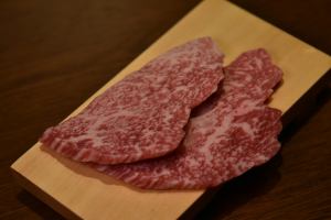 Kuroge Wagyu Beef Tomosankaku (2 pieces)