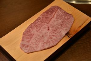 Extremely delicious black wagyu beef misuji (3 slices)