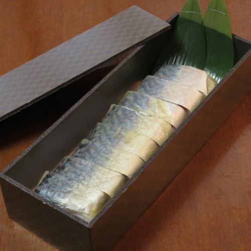 [There is a takeaway menu] Battera sushi 1320 yen (tax included)