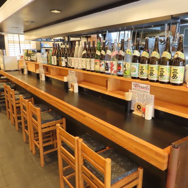 家族や友人と肩肘張らずに過ごせる地域密着型のアットホームな雰囲気♪活気ある店内は、まるで自宅に帰ってきたかのような安心感を与えてくれます!女性お一人様でのご利用も最適で、飲み会利用はもちろんお子様連れのご家族も大歓迎です!子供ビール もご用意しております♪皆さまの笑顔が集う、西新井の憩いの場です!