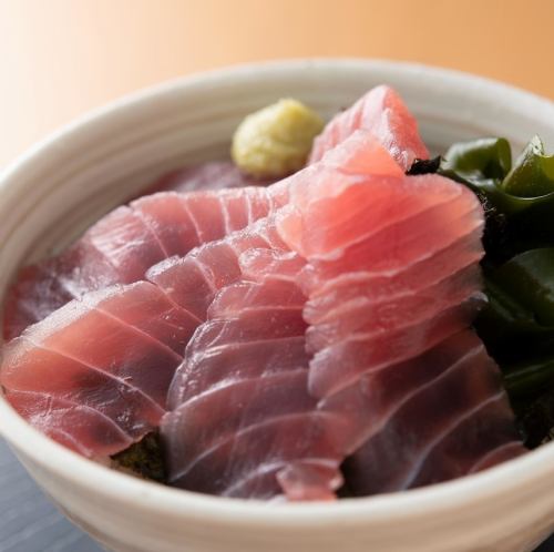 小さいまぐろ丼