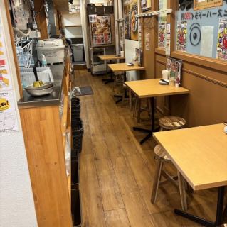 小宴会から大人数宴会まで、多彩なシーンでご利用いただいているお座敷席。ほぼすべてのお席を掘りごたつ席でご用意しておりますので、足元もゆったりとお過ごしいただけます