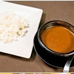 洋食の決め手はソースへのこだわり！長時間丁寧に仕上げました♪