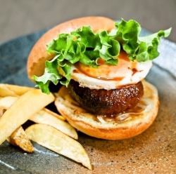 三島西麓牛照り焼きバーガーランチ