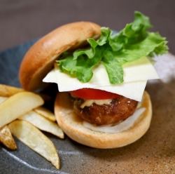 はこ豚チーズバーガーランチ