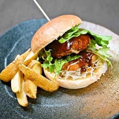 【ランチにイチオシ】地元のブランド食材を手軽にご満喫◆三島バーガーランチ　1320円(税込)