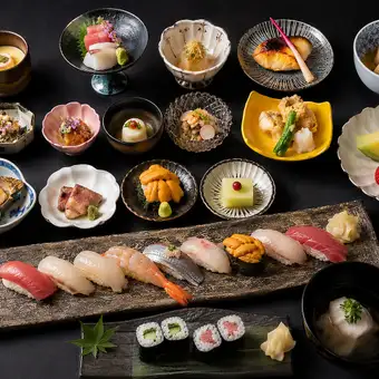 （カウンター席限定）旬の味覚を少しづつ愉しむおまかせコース