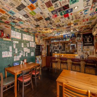 【会話を楽しめるカウンター席】気さくな店長と話ができるカウンター席。おひとり様はもちろん、デートにもおすすめ◎