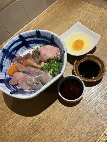 特選海鮮丼