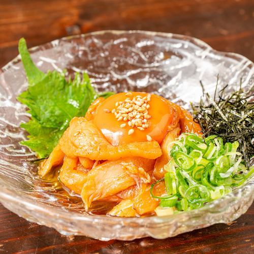 【当店自慢】鹿児島ブランド地鶏 黒さつま鶏の笹身レアユッケ 968円（税込）