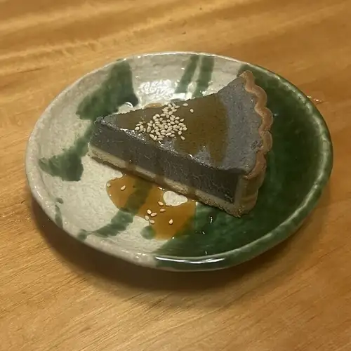 濃黒胡麻チーズタルト