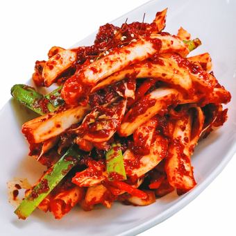 Gotjeori (lightly pickled kimchi)
