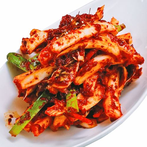 Gotjeori (lightly pickled kimchi)