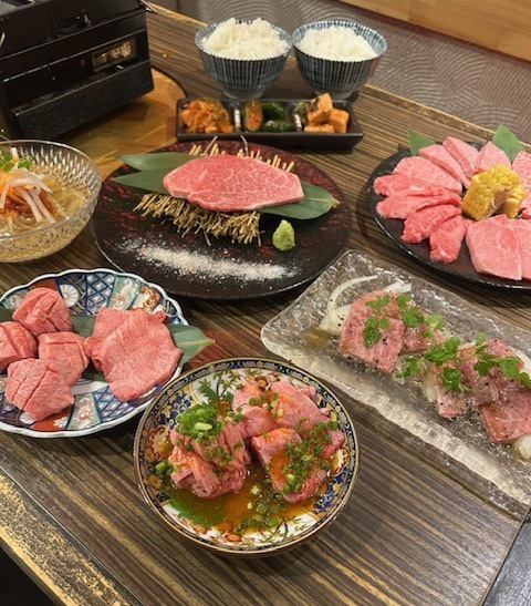 自家製ダレが食欲を引き立てる！店主厳選の和牛を楽しめる焼肉や肉刺しで楽しめる◎