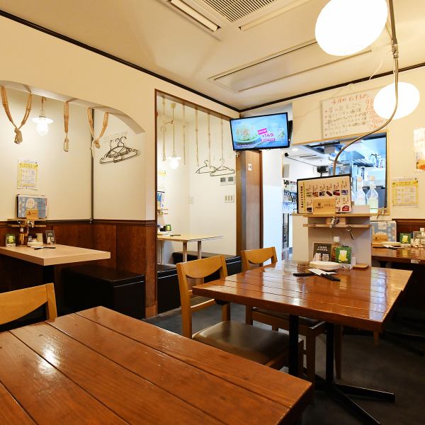 会社のご宴会、打ち上げなどにピッタリの半個室をご用意しております！周りを気にせずに仲間内でゆっくりとお食事をお楽しみいただけます♪ご宴会用のコースもございますのでぜひご利用ください！