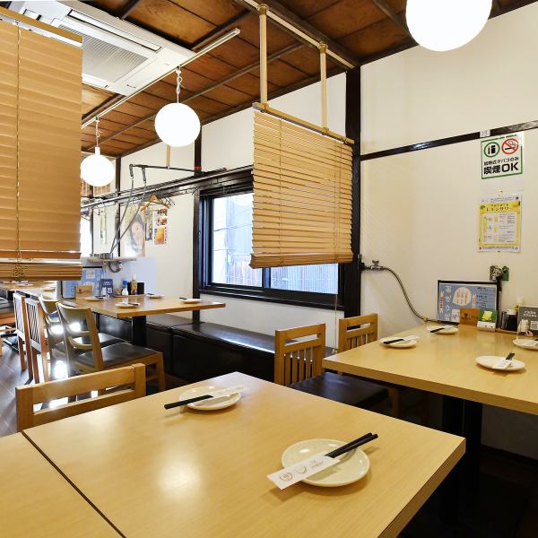 横並びのテーブル席も複数ご用意しております♪お仕事帰りに軽く一杯、美味しいお料理と一緒にいかがですか？