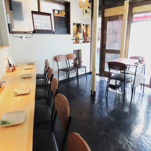 9～14名様で、お店の貸切利用も可能です！お電話か店頭でご予約承っております。ご予約の際にリクエストなどあればお伺いし、可能な限り対応させていただきますので、お気軽にお問い合わせください。