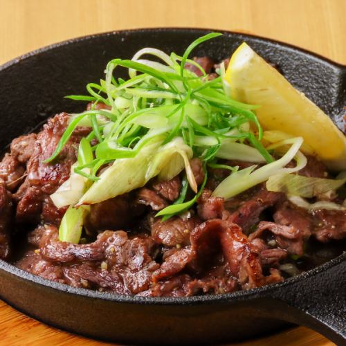 Beef tongue stir-fried with green onions and salt