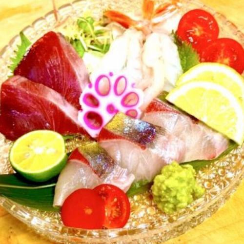 Assorted sashimi (serves 2)