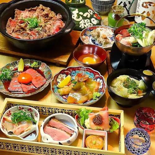 [Newly Added!] 8 dishes including 3 kinds of chicken sashimi, Wagyu beef yukke, Wagyu beef clay pot rice, and a small hot pot of beef broth, all for 6600 yen.