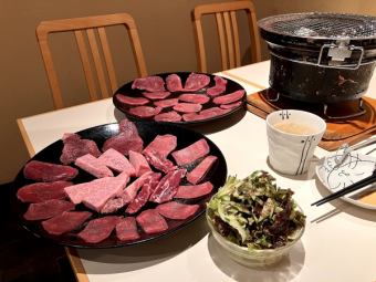 【平日限定飲み放題付コース】小鉢3種とミニサラダ、選べるお肉3品の全7品