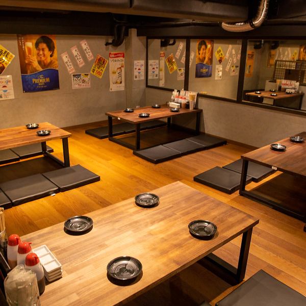 Banquet capacity up to 98 people ●Nostalgic interior with a Showa feel ●The retro Showa interior has been carefully designed with great attention to detail.The atmosphere of an ``old-fashioned pub'' is a comfortable space where anyone can stop by.