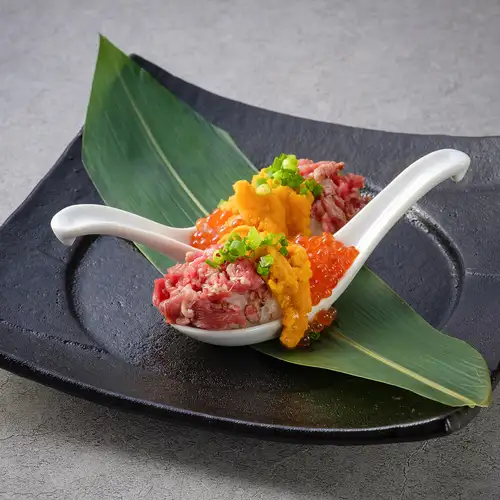 新名物!レンゲ肉寿司