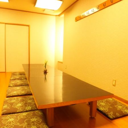 A tatami room where even groups with small children can eat with peace of mind.