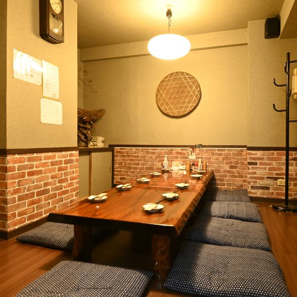 (Cozy space that makes you feel at home) A calm and relaxing space that makes you feel like you are relaxing at home.We have a tatami room that can accommodate up to 10 people and enjoy a relaxing meal♪ (Completely non-smoking except when reserved)