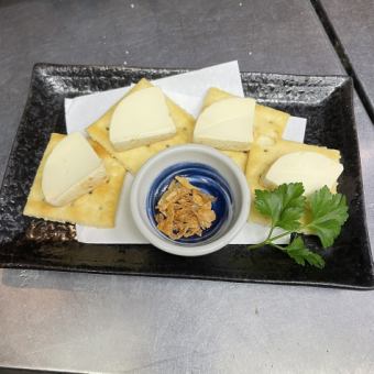 Cream cheese marinated in miso/fried garlic each