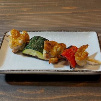 【讓人上癮！ ！美味又辣的烤肉串】辣咖哩烤夏季蔬菜和雞翅
