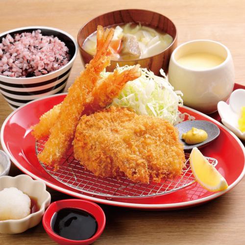 Comes with a tray of chewy pork fillet cutlets, fried shrimp, and vegetable miso soup