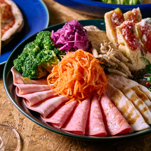 青いイタリアン3rdはピザが主役！浜松町でチーズたっぷりのピザ