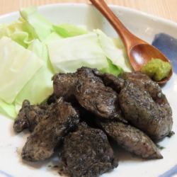 산쿄 미라이 돼지의 숯불 구이