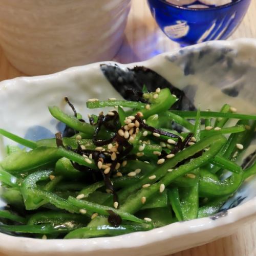ゴマ香る塩昆布ピーマン