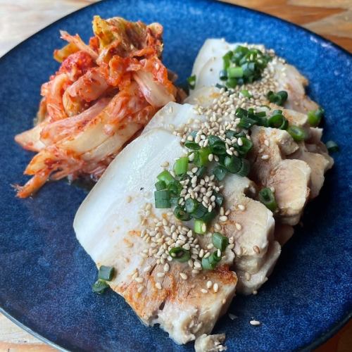 Toro Toro boiled pork kimchi