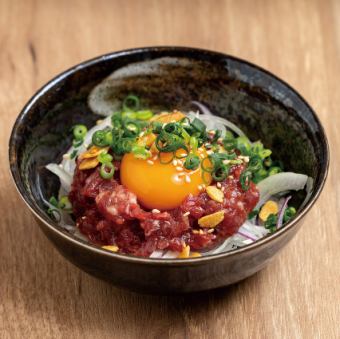 馬味たっぷり桜ユッケ