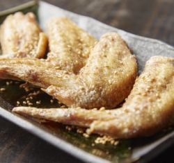 鶏なか名物　手羽先の唐揚げ　4本