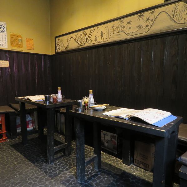 Table seats are recommended for use by 2 or 3 people! Enjoy delicious drinks and dishes while sharing what you like.