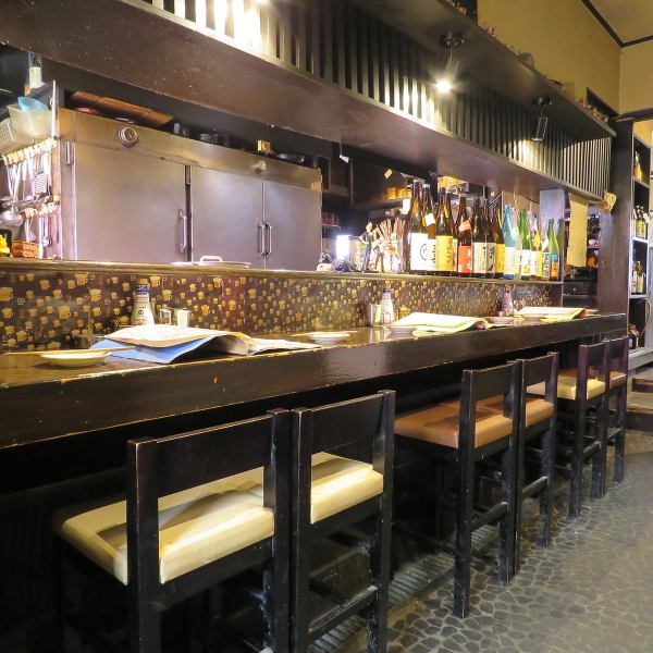 There is a counter where even one person can stop by.The scent of yakitori that is baked in front of you is something you can taste because it is a counter seat ♪
